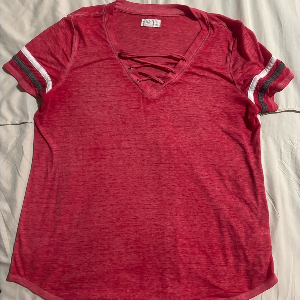 Maurices Red Cut Out Short Sleeve T-Shirt